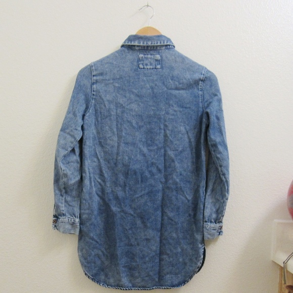 FOREVER 21 LONG DENIM BUTTON UP - Picture 2 of 7